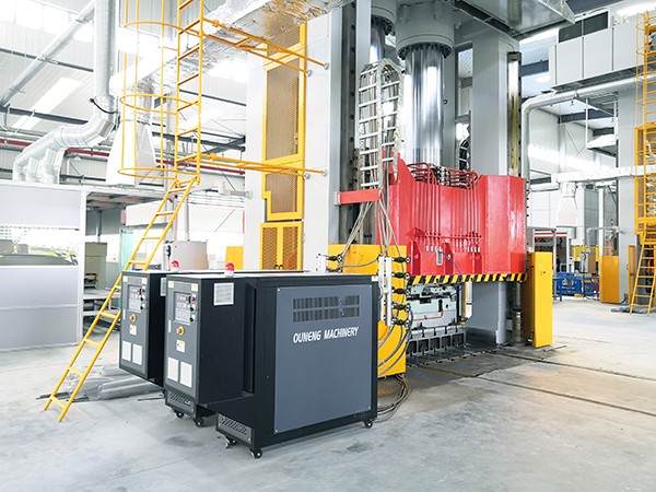 玻璃鋼模具油加熱器