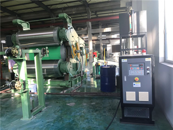 橡膠行業(yè)專(zhuān)用模溫機(jī)